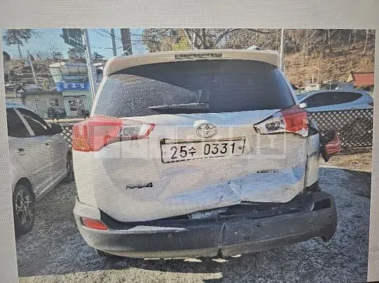 Photo 2 of 6: 2015 Toyota RAV4 2WD, VIN JTMYFREV6FD078228 — Korean insurance auction