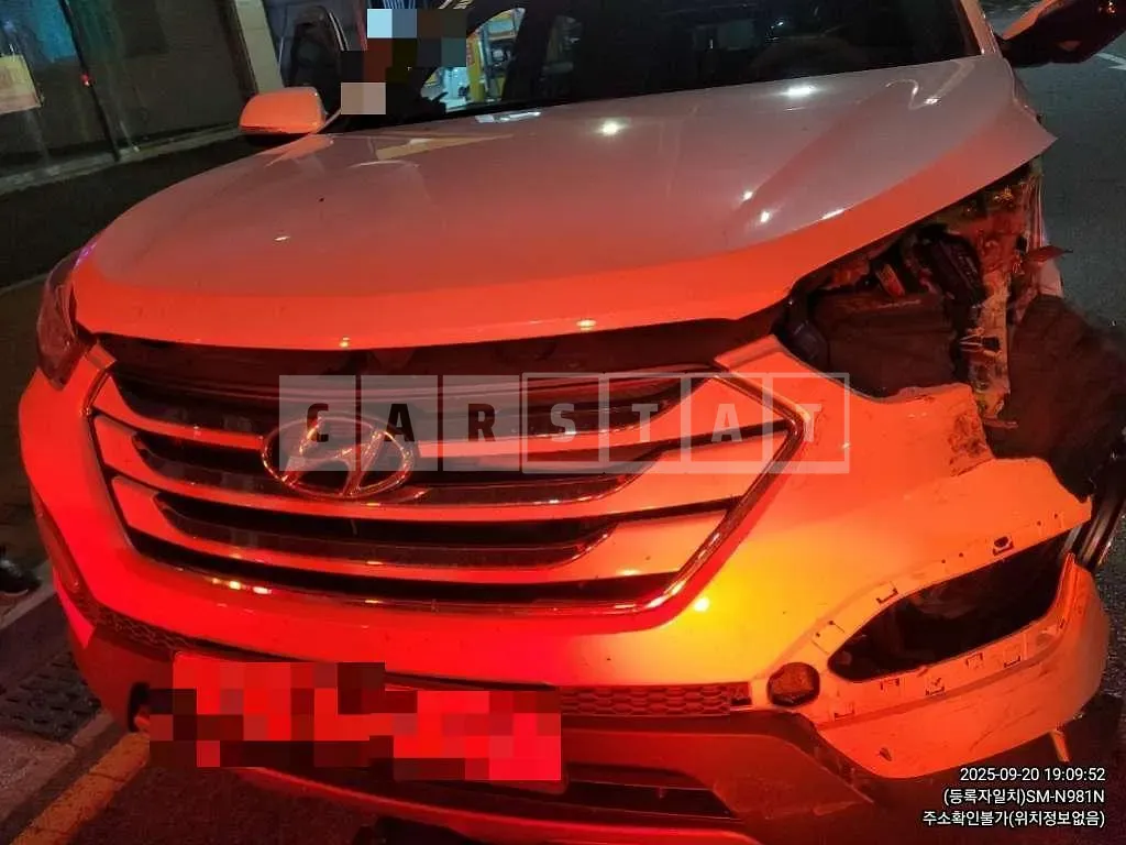 Photo 2 of 13: 2015 Hyundai Santa Fe DM — Korean insurance auction