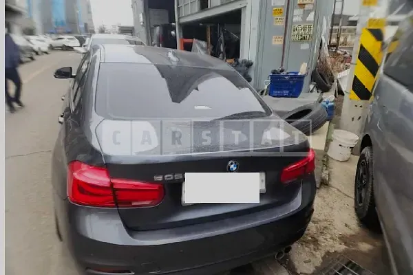 Photo 2 of 9: 2016 BMW 320d, VIN WBA8C5100GK635365 — Korean insurance auction