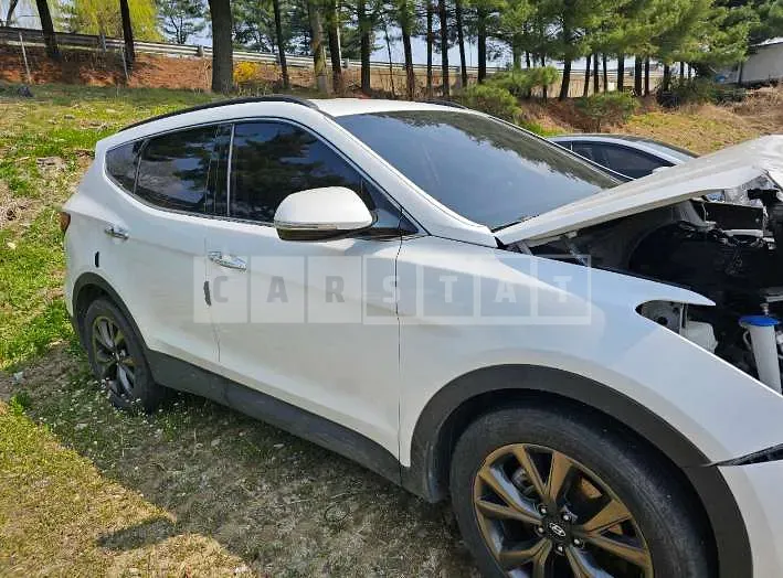 Photo 2 of 46: 2016 Hyundai Santa Fe DM — Korean insurance auction
