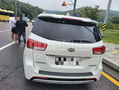 Photo 1 of 7: 2018 Kia Carnival — Korean insurance auction