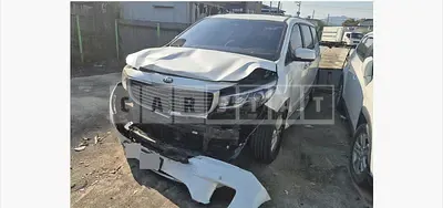 Photo 1 of 12: 2016 Kia Carnivals — Korean insurance auction