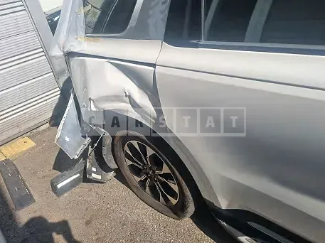 Photo 2 of 19: 2021 Kia Carnival, VIN KNANE81BBMS090682 — Korean insurance auction