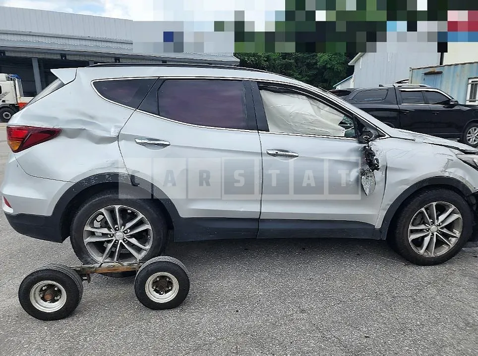 Photo 2 of 11: 2016 Hyundai Santa Fe 2.0 (4WD) — Korean insurance auction