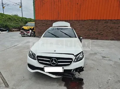Photo 1 of 20: 2020 Mercedes-Benz E250 — Korean insurance auction