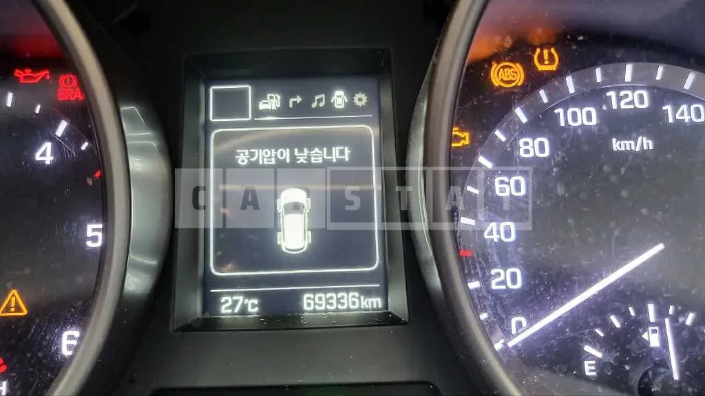 Photo 2 of 8: 2016 Hyundai Santa Fe, VIN KMHSW81XBGU622362 — Korean insurance auction