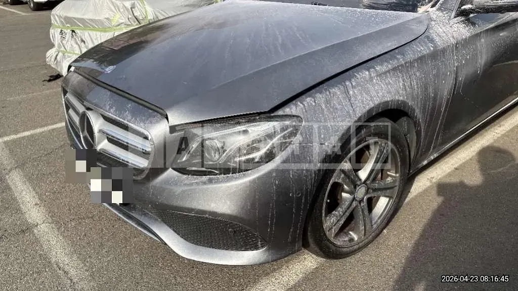 Photo 2 of 9: 2017 Mercedes-Benz E300 — Korean insurance auction