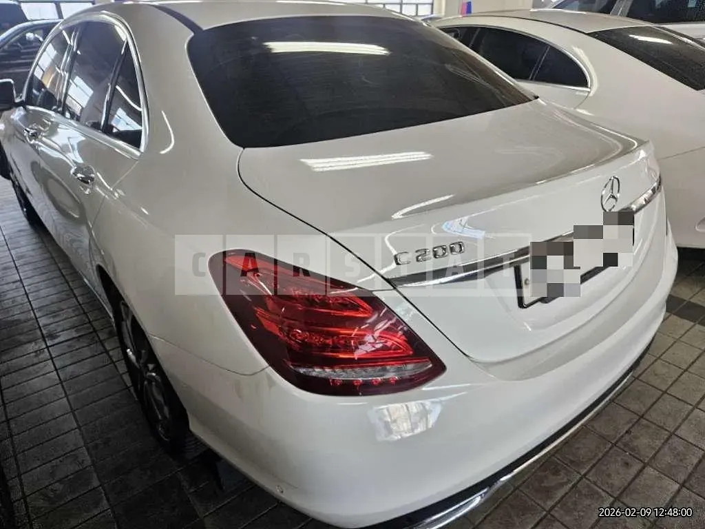 Photo 2 of 16: 2016 Mercedes-Benz C200 — Korean insurance auction