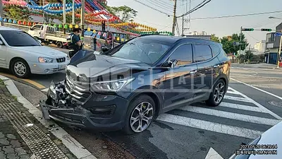 Photo 1 of 9: 2015 Hyundai Santa Fe, VIN KMHSW81UBFU493675 — Korean insurance auction