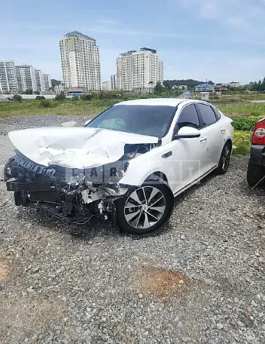 Photo 2 of 21: 2016 Kia K5 — Korean insurance auction