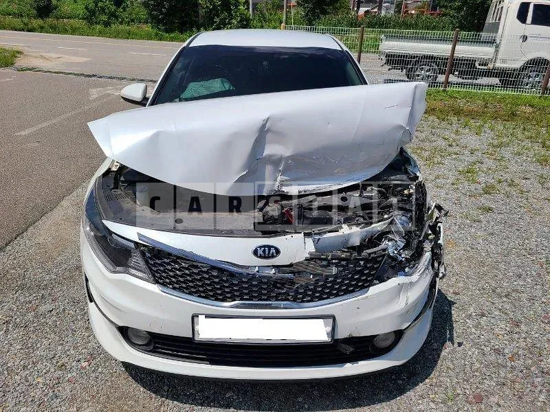 Photo 2 of 16: 2015 Kia K5, VIN KNAGS416BGA004247 — Korean insurance auction