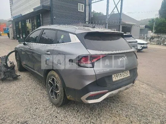 Photo 2 of 40: 2022 Kia Sportage — Korean insurance auction