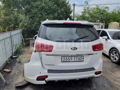 Photo 1 of 11: 2020 Kia Carnival, VIN KNAMC81ABLS614185 — Korean insurance auction