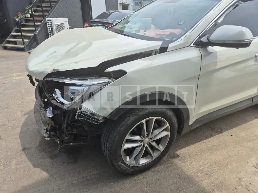 Photo 2 of 13: 2015 Hyundai Santa Fe, VIN KMHSW81XBGU530966 — Korean insurance auction