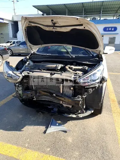 Photo 1 of 9: 2015 Hyundai Tucson, VIN KMHJT81VBFU081003 — Korean insurance auction