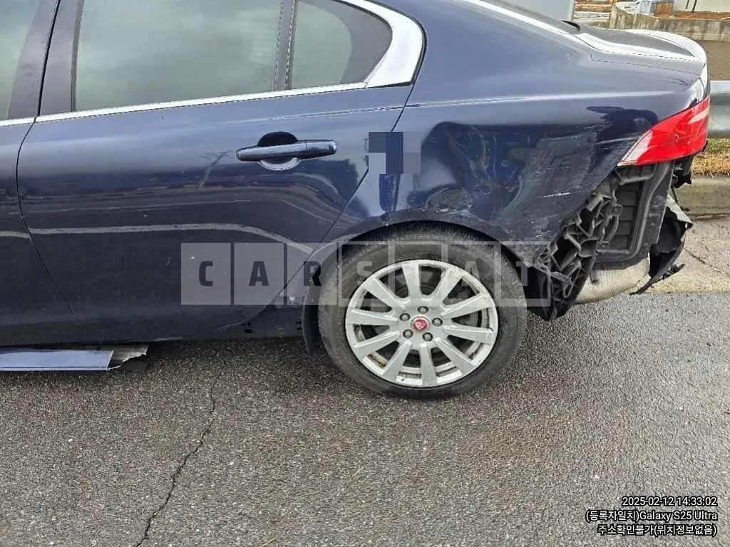 Photo 2 of 14: 2016 Jaguar XE 2.0T — Korean insurance auction