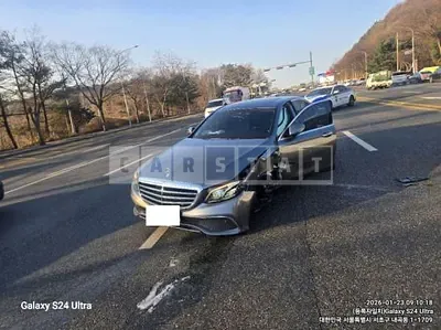 Photo 1 of 5: 2019 Mercedes-Benz E220d — Korean insurance auction