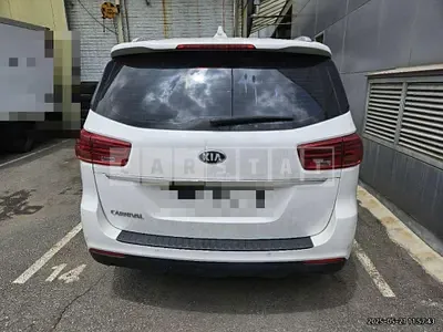 Photo 1 of 18: 2018 Kia Carnivals — Korean insurance auction