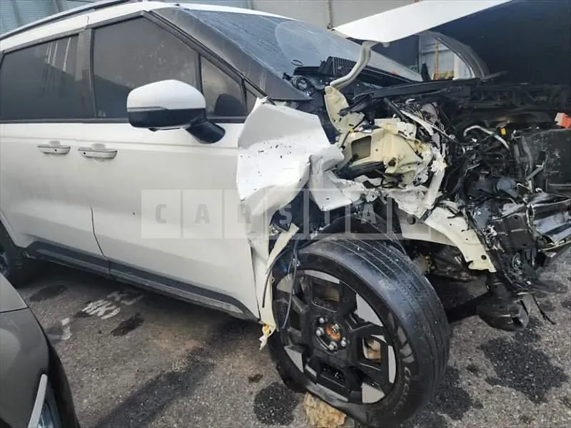Photo 2 of 19: 2023 Kia Carnivals — Korean insurance auction