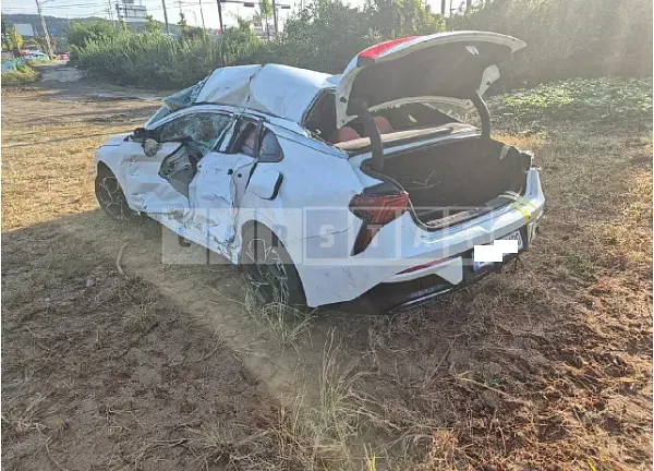 Photo 2 of 10: 2024 Kia K5 — Korean insurance auction