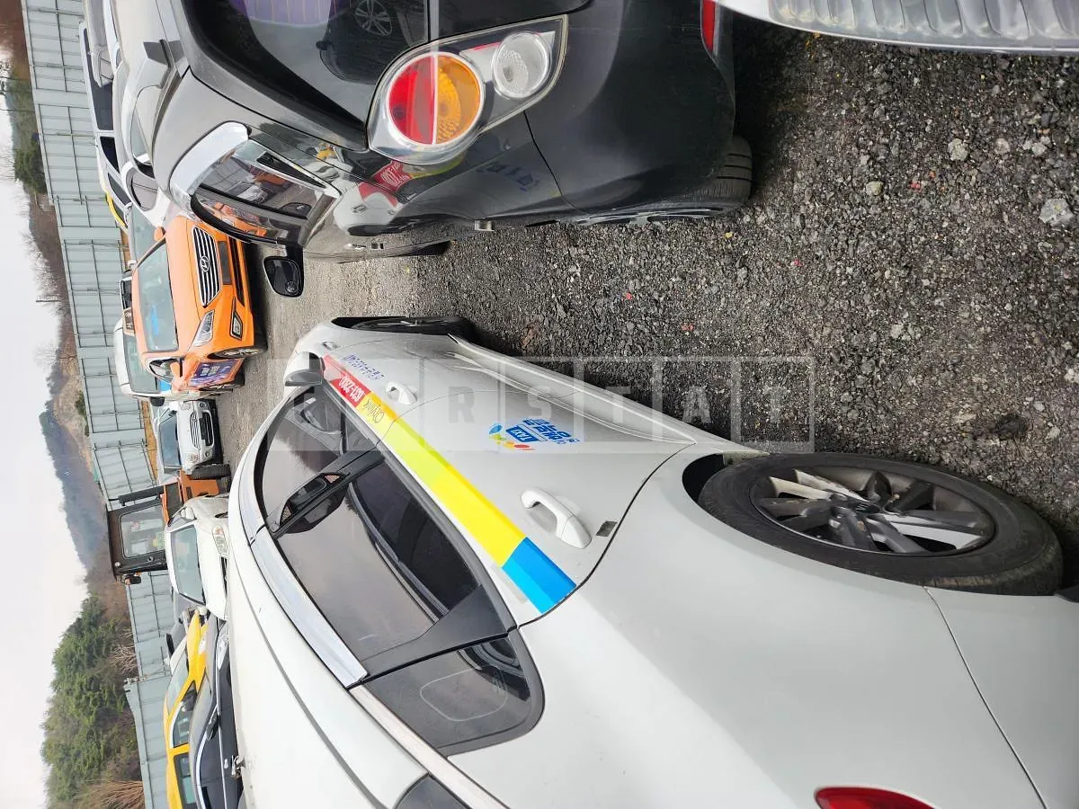 Photo 2 of 11: 2018 Kia K5 2.0 LPG, VIN KNAGU416BKA300075 — Korean insurance auction
