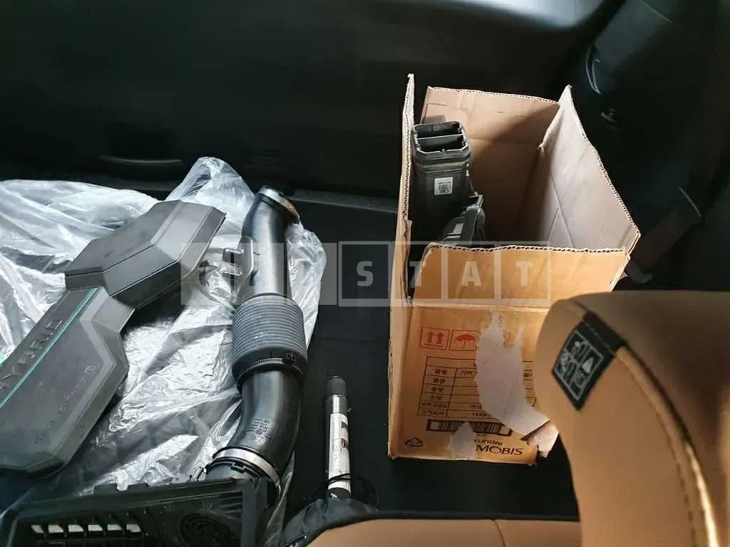 Photo 2 of 19: 2021 Kia Sorento, VIN KNARF81GDMA000653 — Korean insurance auction