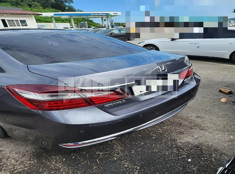 Photo 2 of 16: 2017 Honda Accord 2.4, VIN 1HGCR2680HA512340 — Korean insurance auction