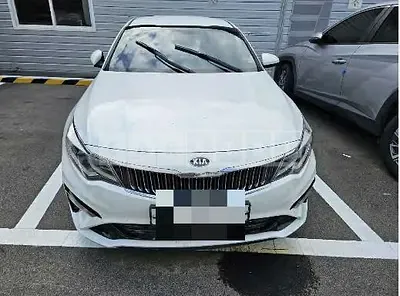 Photo 1 of 14: 2019 Kia K5 — Korean insurance auction