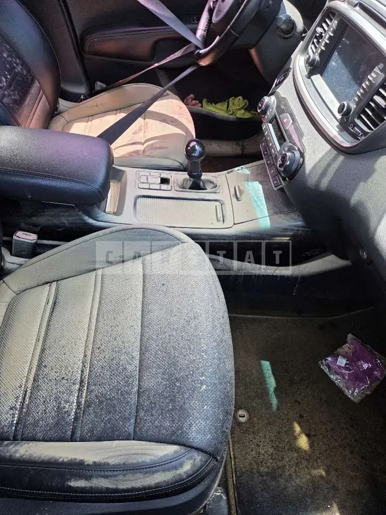 Photo 2 of 3: 2015 Kia Sorento 4WD — Korean insurance auction