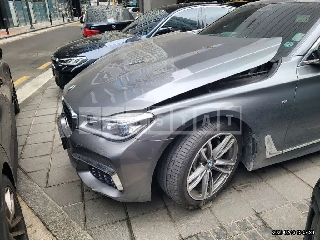 Photo 2 of 11: 2017 BMW 730d xDrive, VIN WBA7C4101HG763527 — Korean insurance auction