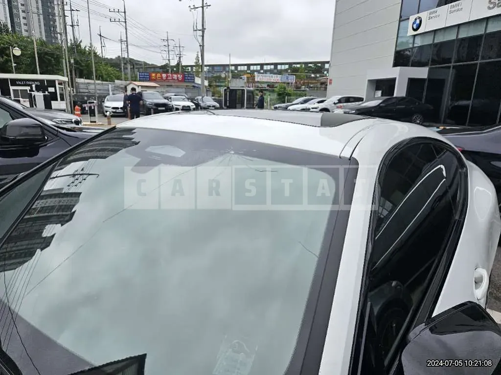 Photo 2 of 10: 2023 BMW 420i Coupe — Korean insurance auction