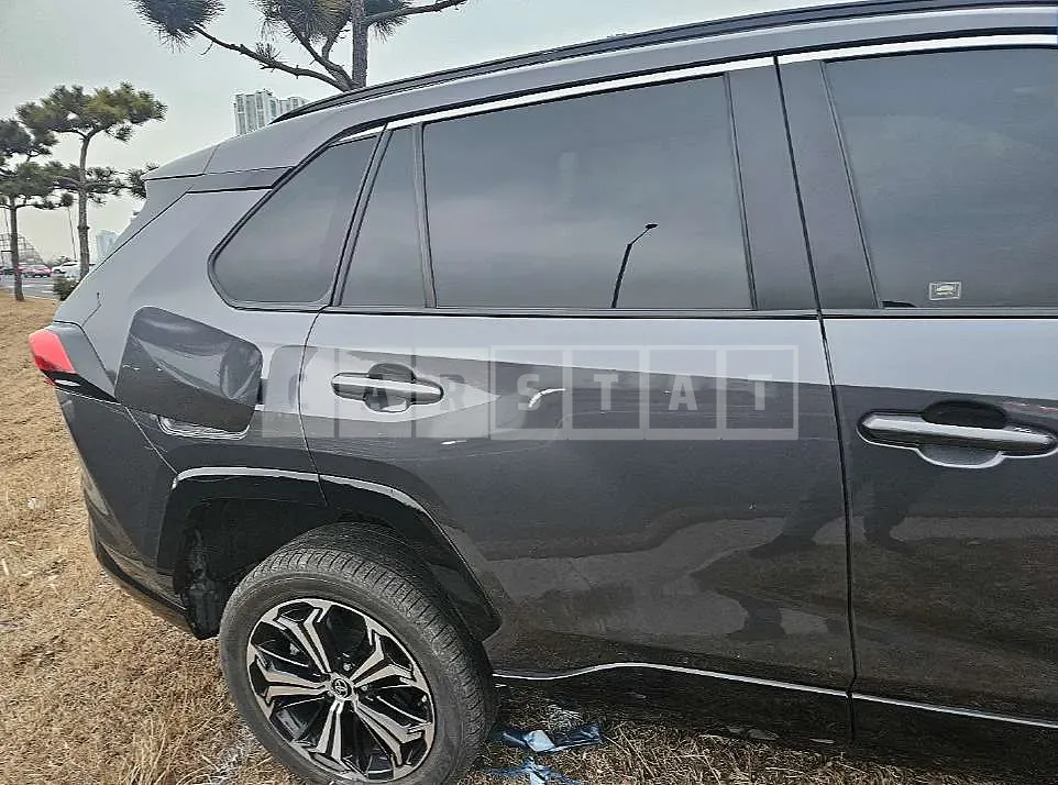 Photo 2 of 12: 2023 Toyota Lave 4 PHEV — Korean insurance auction