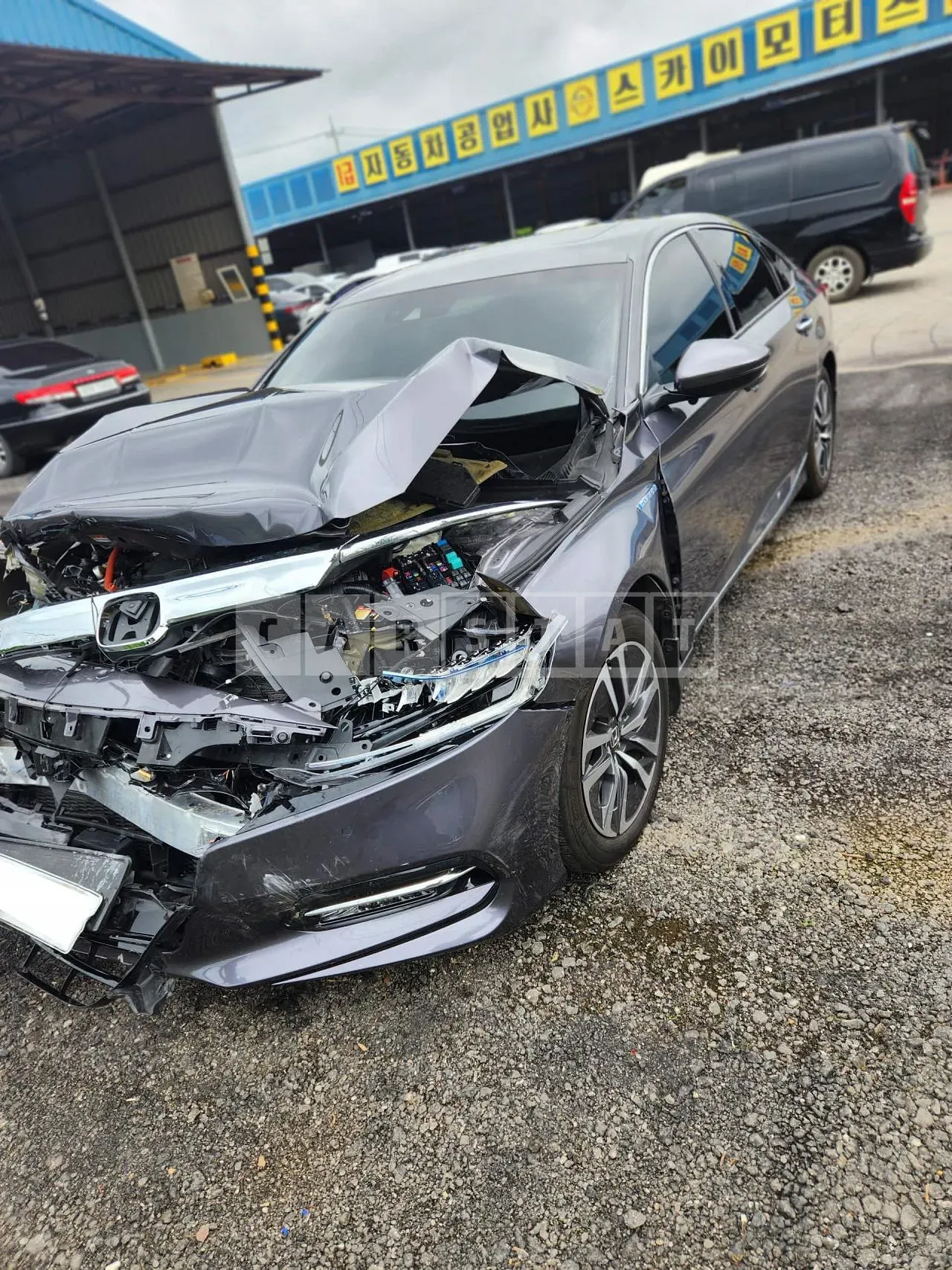Photo 2 of 9: 2019 Honda Accord Hybrid, VIN 1HGCV3690KA511496 — Korean insurance auction