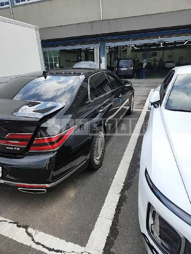 Photo 2 of 16: 2019 Genesis G90 3.8 — Korean insurance auction