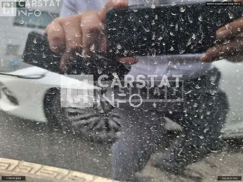 Photo 2 of 12: 2020 Kia Carnival, VIN KNAME81ABLS664318 — Korean insurance auction