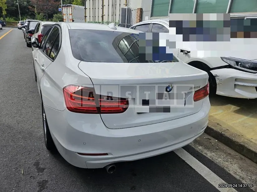 Photo 2 of 15: 2015 BMW 320i — Korean insurance auction