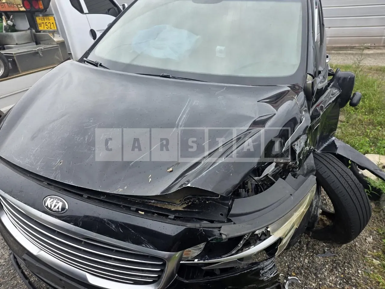 Photo 2 of 21: 2015 Kia Carnival, VIN KNAMB81ABFS063845 — Korean insurance auction