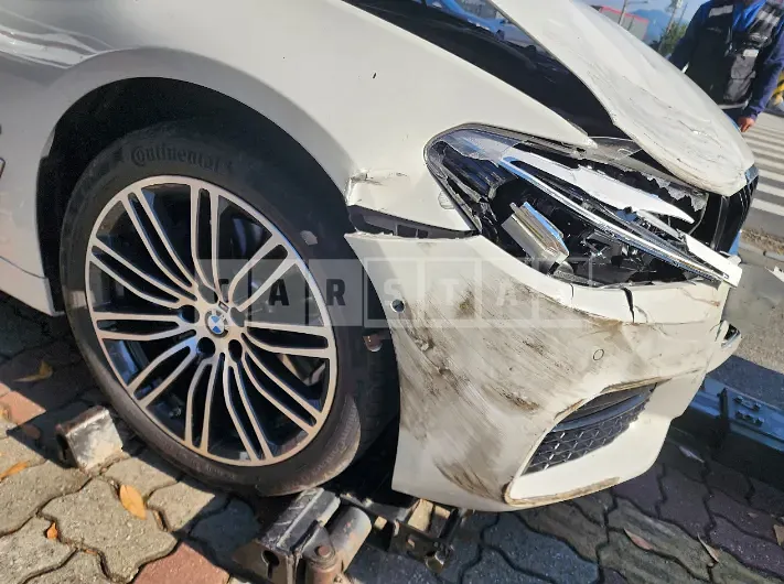 Photo 2 of 13: 2020 BMW 530e iPerformance M Sport PACKAGE(19), VIN WBAJS9107LCE70160 — Korean insurance auction