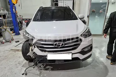 Photo 1 of 7: 2017 Hyundai Santa Fe — Korean insurance auction