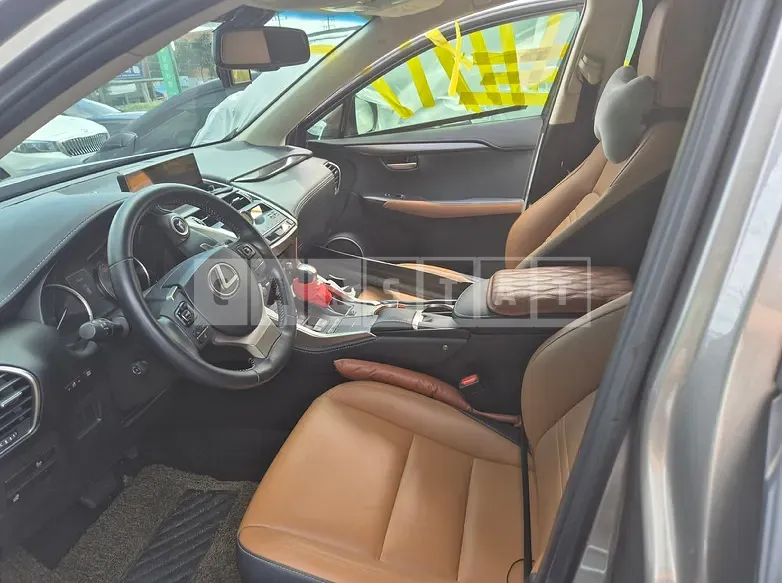 Photo 2 of 33: 2018 Lexus NX300h — Korean insurance auction