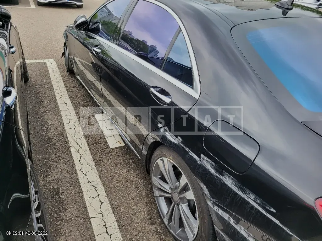 Photo 2 of 9: 2015 Mercedes-Benz S500 4Matic L, VIN WDDUG8FB7FA127115 — Korean insurance auction