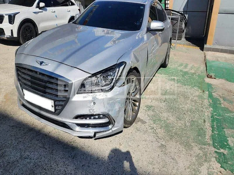 Photo 2 of 11: 2017 Hyundai Genesis G80, VIN KMHGM41DBJU241052 — Korean insurance auction