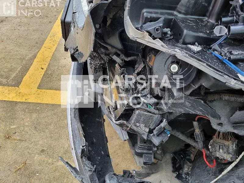 Photo 2 of 36: 2017 Kia Sorento, VIN KNAPK81ABHA327735 — Korean insurance auction