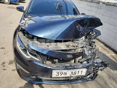 Photo 1 of 15: 2019 Kia K5, VIN KNAGT415GKA261958 — Korean insurance auction