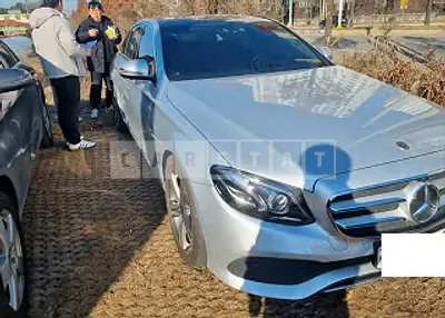 Photo 1 of 20: 2017 Mercedes-Benz E 300 — Korean insurance auction