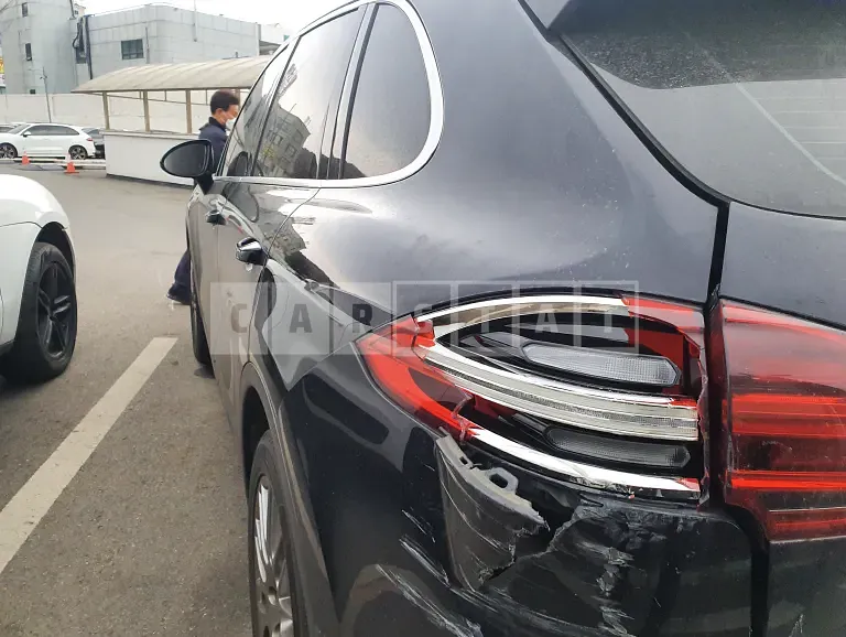 Photo 2 of 24: 2015 Porsche Cayenne Diesel, VIN WP1AF2928FLA36592 — Korean insurance auction