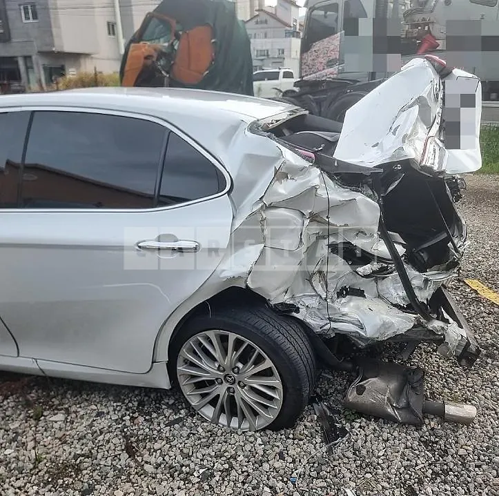 Photo 2 of 28: 2019 Toyota Camry Hybrid, VIN JTNB21HK8K3023408 — Korean insurance auction