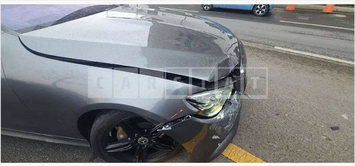 Photo 2 of 27: 2017 Mercedes-Benz E220 d Coupe — Korean insurance auction