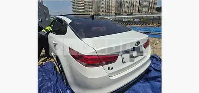 Photo 1 of 17: 2016 Kia K5 2.0 — Korean insurance auction