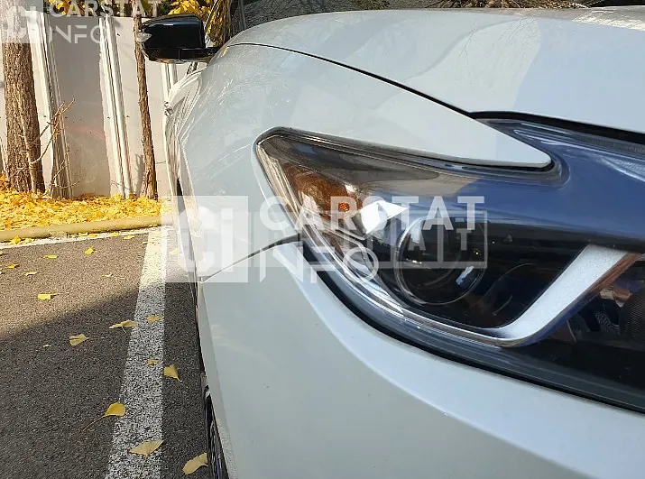 Photo 2 of 13: 2018 Nissan Maxima, VIN 1N4AA6AP8JC377925 — Korean insurance auction
